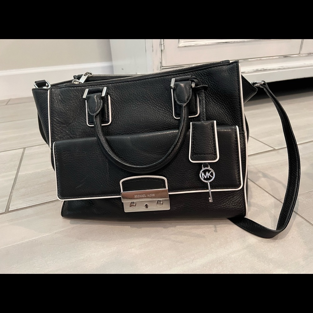 Michael Kors large classic black and white tote